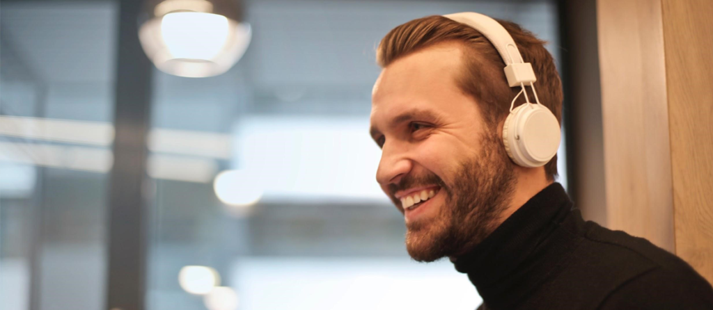 12 podcasts for creative people to get inspiration from